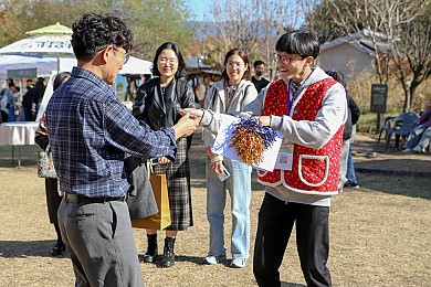 통영 청소년, 지속가능한 통영을 향해 6개의 질문을 던지다 (25. 11, 한산신문 외 1건)
