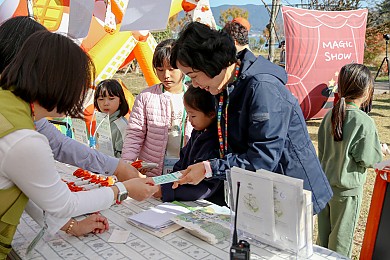 통영RCE, 시민과 함께한 제2회 환경교육한마당 꿈틀꿈틀(25.11, 한산신문 외 1건)